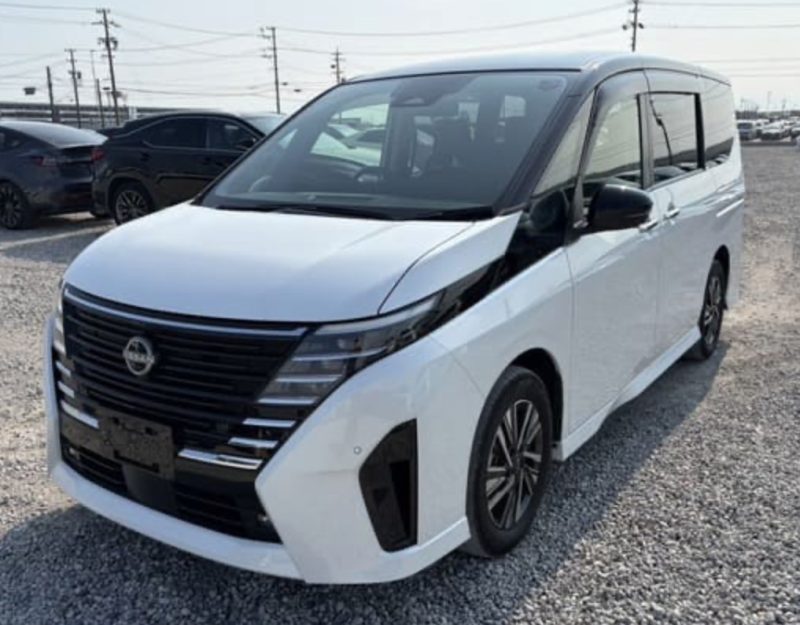 Nissan SERENA HIGHWAY STAR